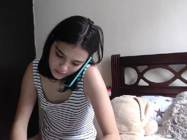 Snímky obrazovky vysielania EmmaBrand