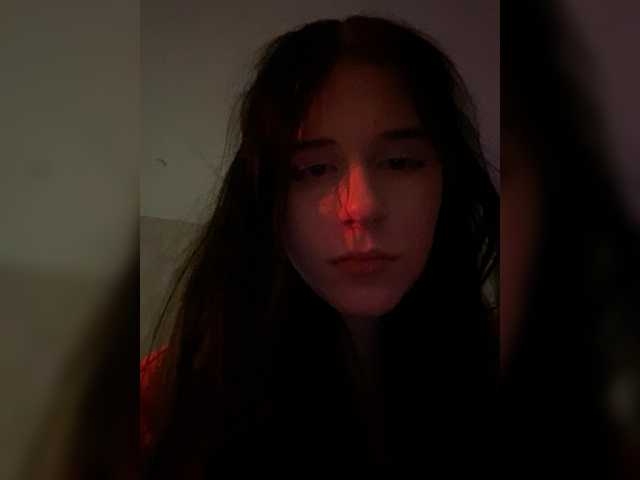 Snímky obrazovky vysielania emogirl