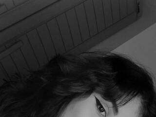 Erotický videohovor Emyli-rousse-