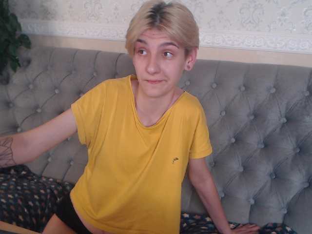 Snímky obrazovky vysielania ErikaLis