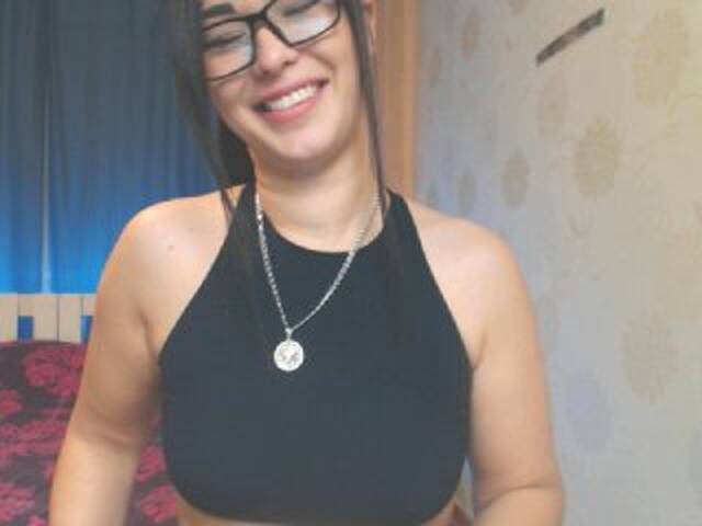 Snímky obrazovky vysielania Erotishnaya