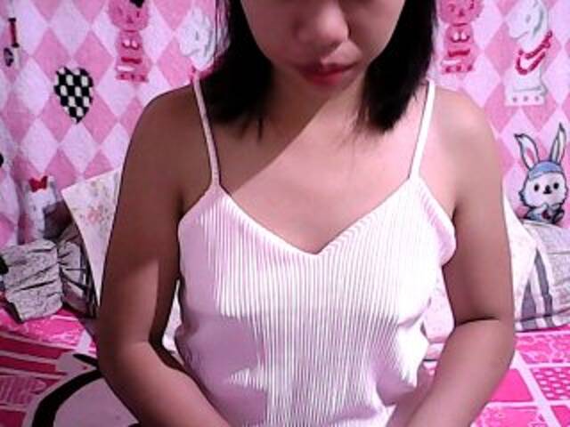 Snímky obrazovky vysielania AlwaysHORNY18