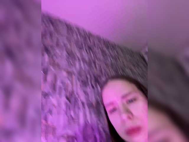 Snímky obrazovky vysielania EvaMellrll