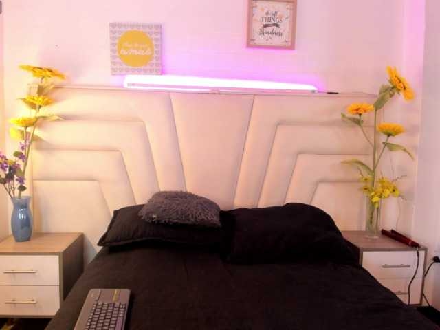 Snímky obrazovky vysielania Evangeelin-hills