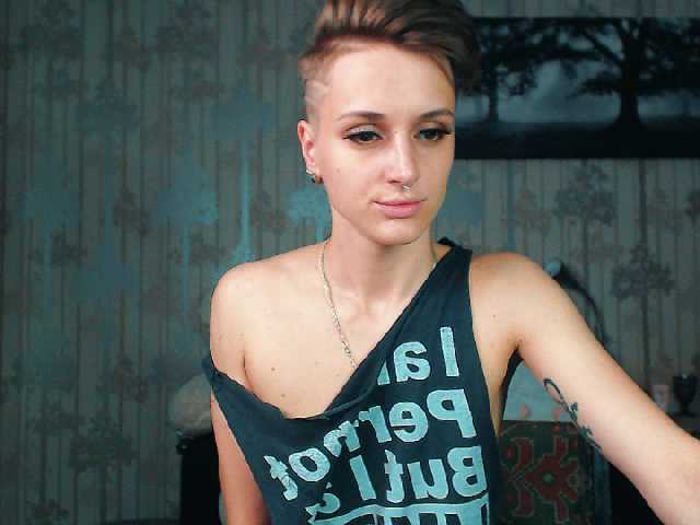 Snímky obrazovky vysielania EvaSharm