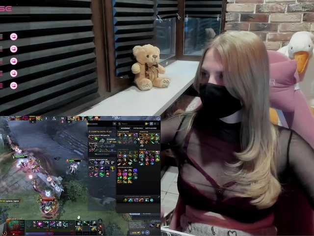Snímky obrazovky vysielania Evelina-Soonli