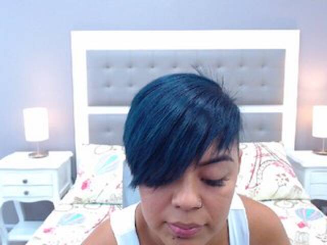 Snímky obrazovky vysielania EvelynOwens