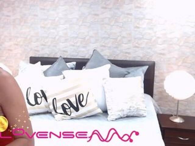 Snímky obrazovky vysielania EvelynOwens