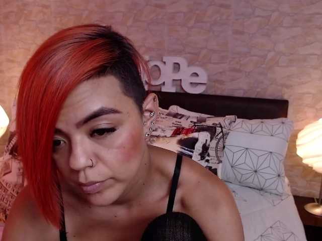 Snímky obrazovky vysielania EvelynOwens