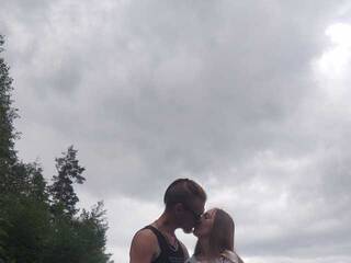 Erotický videohovor F0XandM00N