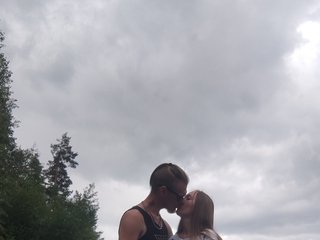 Erotický videohovor F0XandM00N