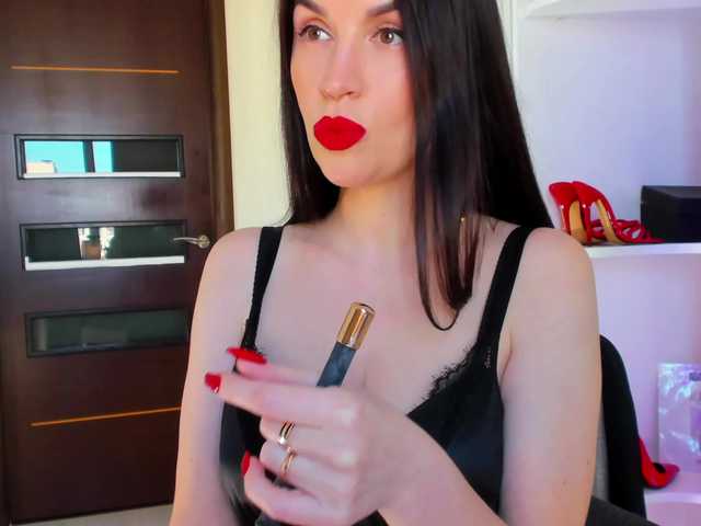 Snímky obrazovky vysielania Femdomheels