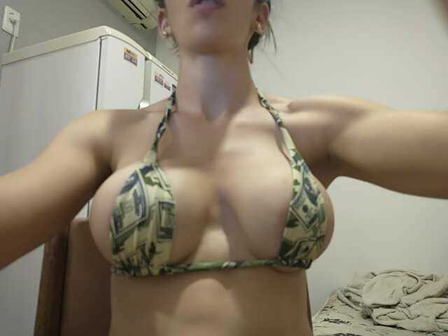 Snímky obrazovky vysielania flexqueen