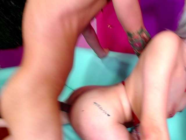 Snímky obrazovky vysielania freaky-party