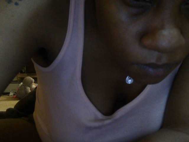 Snímky obrazovky vysielania FreakyFeFe