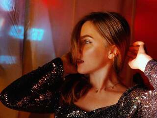 Erotický videohovor girl-in-white