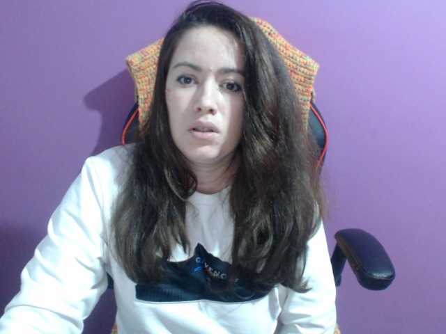 Snímky obrazovky vysielania GldSquirt23