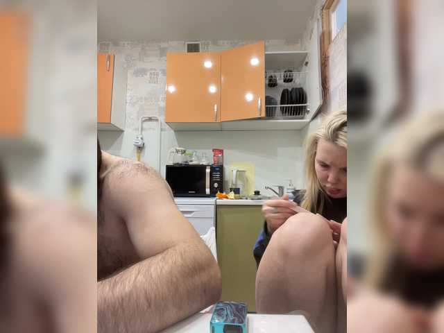 Snímky obrazovky vysielania AvroraRus