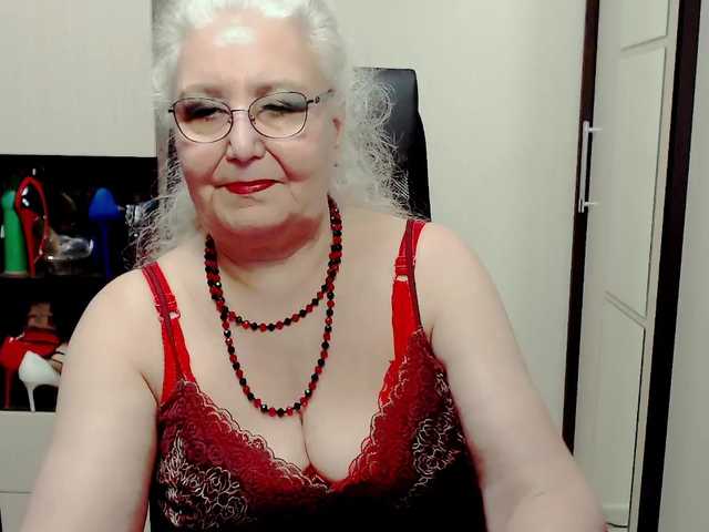 Snímky obrazovky vysielania GrannyWants