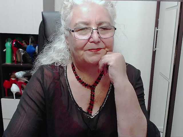 Fotografie GrannyWants all shows in clothes only for tokens.. undress only in private