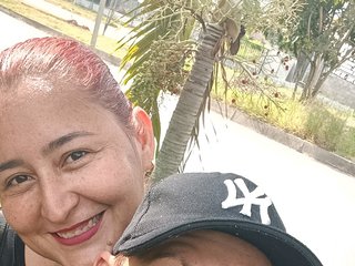 Erotický videohovor Green-y-violet