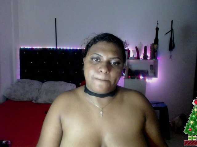 Fotografie hannalemuath #squirt #latina #bigass #bbw helo guys welcome to my room I want to play and do jets a lot today