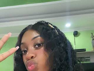 Erotický videohovor Hannan-baker