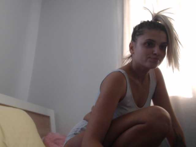 Fotografie harlyblue hello guys and girls why not?what you found in my room ?you found lush , ass pussy fingers but you found a frend and a good talk to!#boobs 15 ,pussy 30,finger pussy 44 finger ass55,pm 1 feet 5 and come and discover me !