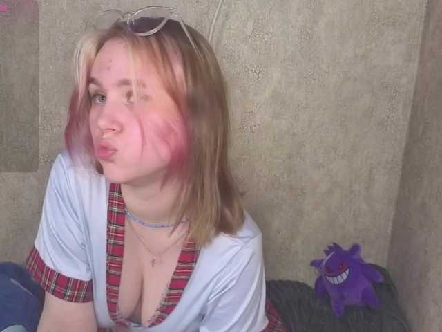 Snímky obrazovky vysielania Helen-sun