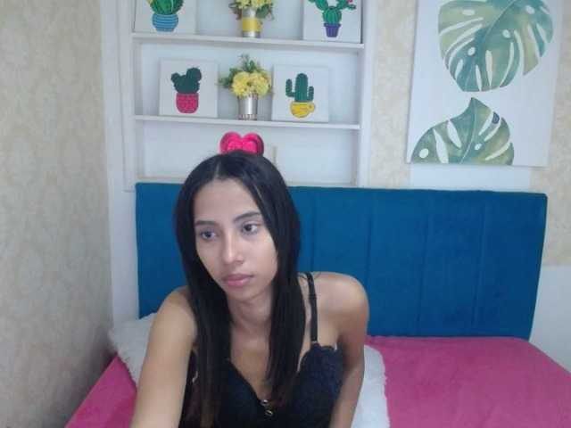 Snímky obrazovky vysielania HellenBrown