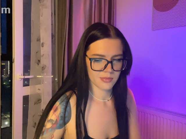 Snímky obrazovky vysielania Heymollyshy