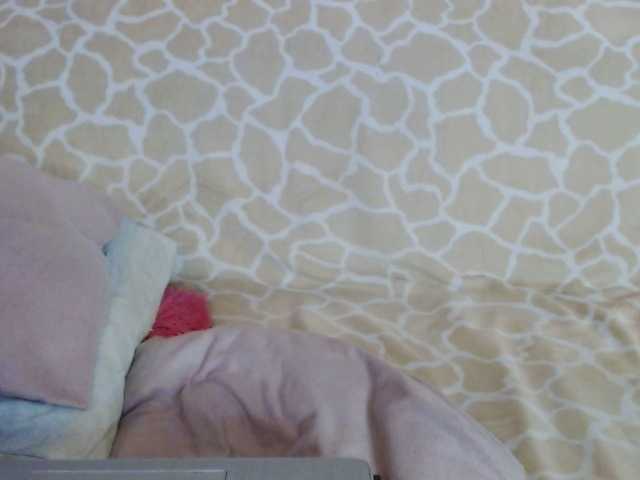 Snímky obrazovky vysielania HolyJulie