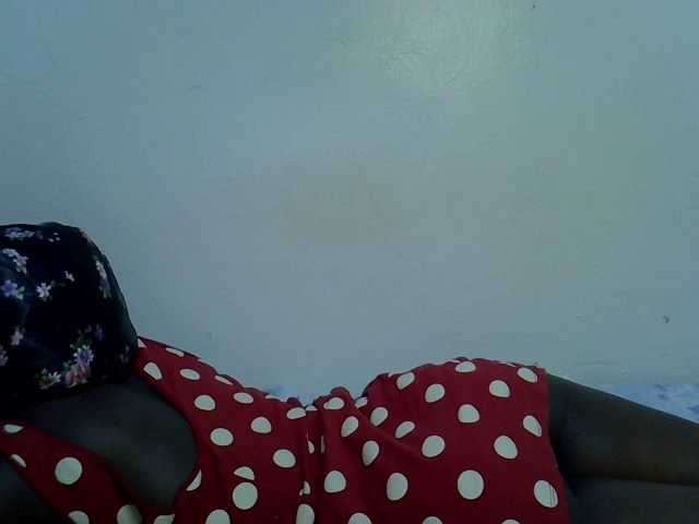 Snímky obrazovky vysielania Horny-Barbie