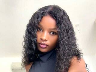 Erotický videohovor Hornylilbirdie