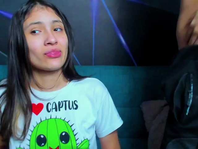 Snímky obrazovky vysielania hotsexroom