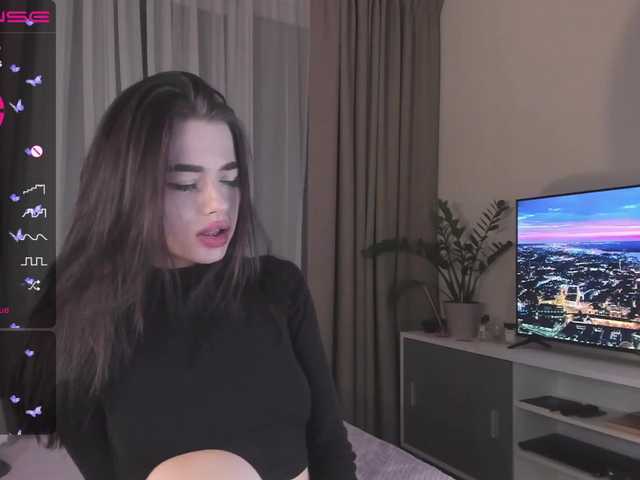 Snímky obrazovky vysielania HotGirlEva