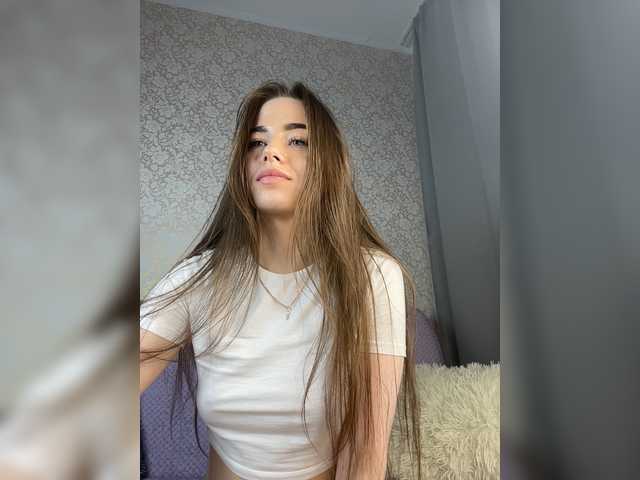 Snímky obrazovky vysielania HotGirlEva