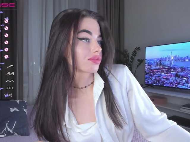 Snímky obrazovky vysielania HotGirlEva