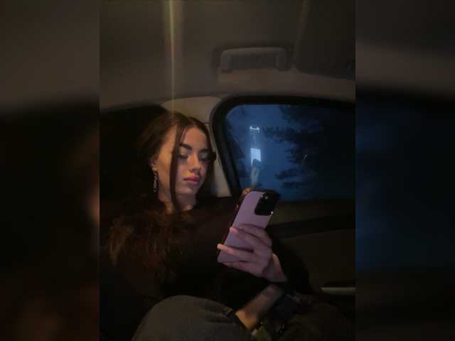 Snímky obrazovky vysielania HotGirlEva