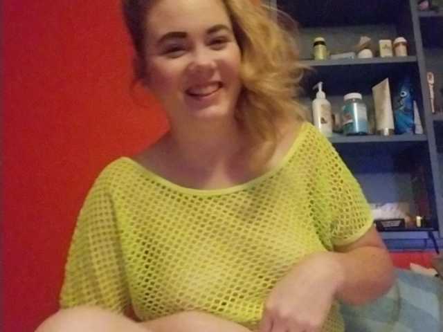 Snímky obrazovky vysielania Hotmomma2b