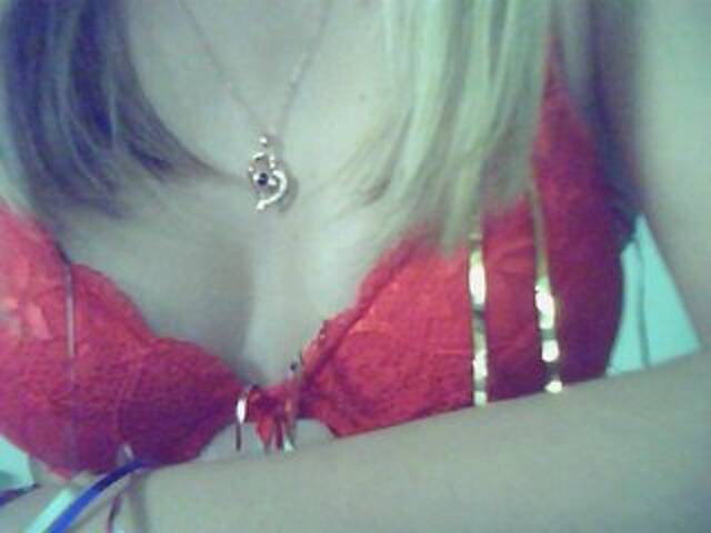 Snímky obrazovky vysielania Hot-stuff-4u