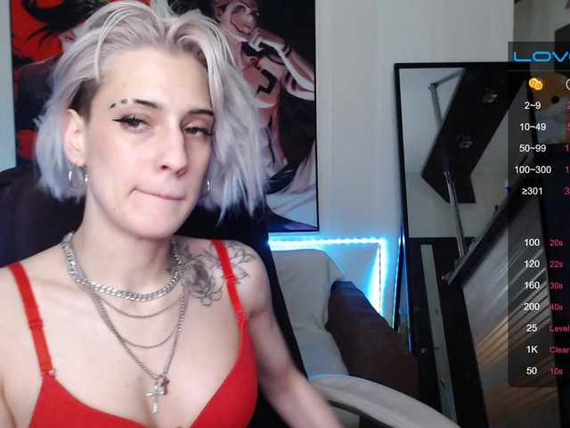 Snímky obrazovky vysielania HottiDevil