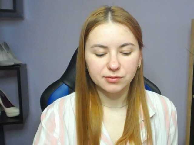 Snímky obrazovky vysielania hottiexLayla
