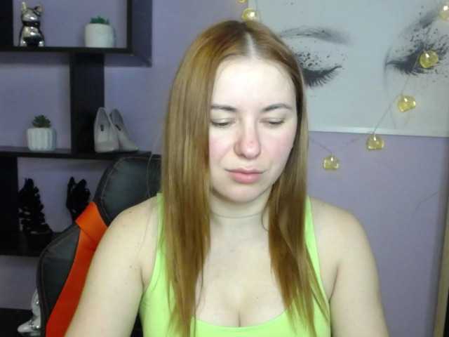 Snímky obrazovky vysielania hottiexLayla