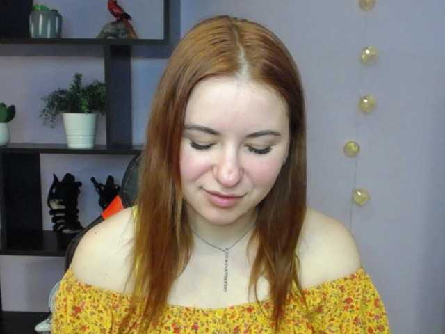 Snímky obrazovky vysielania hottiexLayla