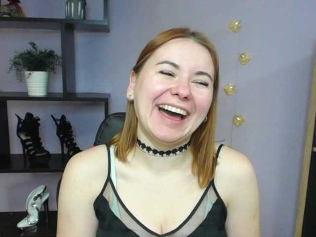 Snímky obrazovky vysielania hottiexLayla