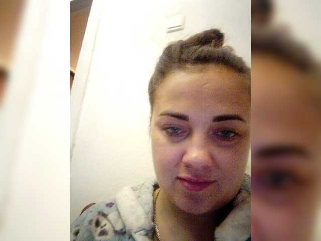 Snímky obrazovky vysielania HottyAssGirl