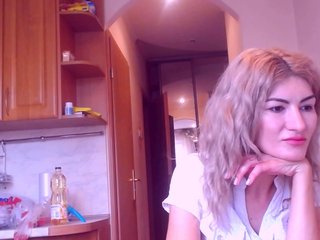 Fotografie HotZlata555 Qwerty57812: I collect on lovens. A chest of 100 tokens, an ass of 50 tokens, an inscription of 200 tokens, all naked 350 tokens. Your private fantasies