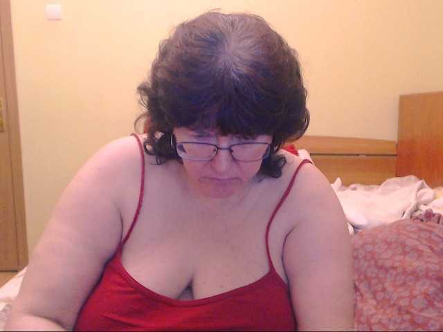 Snímky obrazovky vysielania HugeTitsXXX