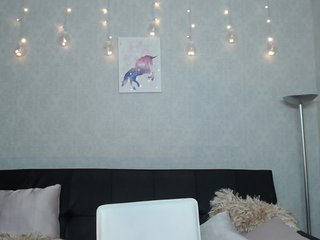 Snímky obrazovky vysielania ImCharlotteX